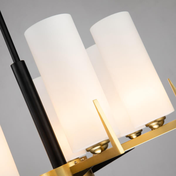 Купить Favourite 2623-7P подвесная люстра Каркас цвета латунь с элементами черного цвета, плафоны из белого матового стекла