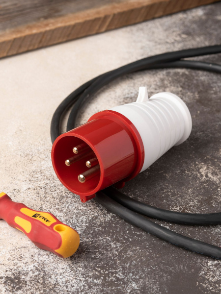 Купить EKF PROxima Вилка переносная 024 3Р+РЕ 32А 380В IP44