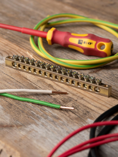 Купить EKF PROxima Шина PEN "ноль-земля" (6х9мм) 16 отверстий латунь крепеж по краям