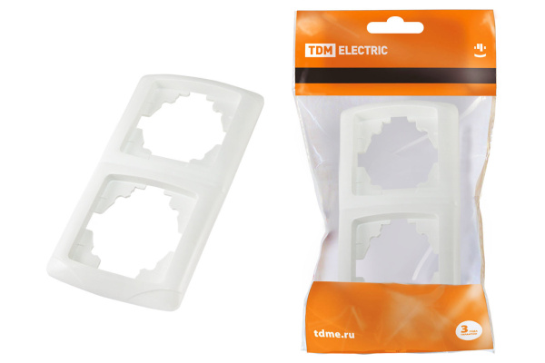 TDM Рамка 2-х постовая вертикальная белая "Онега" SQ1805-0027