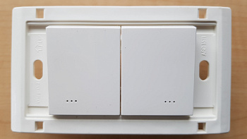 Anam Legrand e-Fren Выключатель 2-кл. с ПОДСВЕТКОЙ, ПРОХОДНОЙ, белый 853016