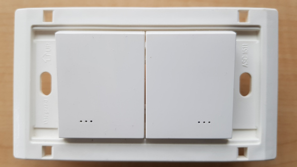 Anam Legrand e-Fren Выключатель 2-кл. с ПОДСВЕТКОЙ, ПРОХОДНОЙ, белый 853016