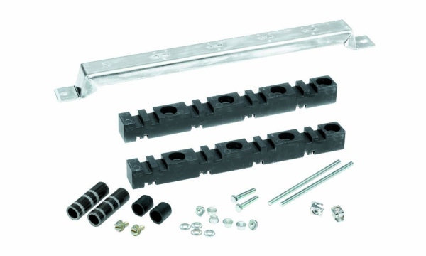 Купить SE Вертикальные опоры (2 шт.) для для сборных шин 3200A 800 NSYBVS800