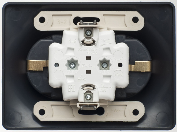 Купить Systeme Electric Glossa Шоколад Розетка 2-ая с/з, 16А (в сборе)