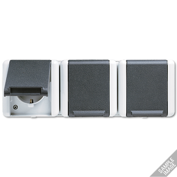 JUNG Тройная  горизонтальная SCHUKO-розетка 16A 250V ~ для накладного монтажа IP44 8230NAW