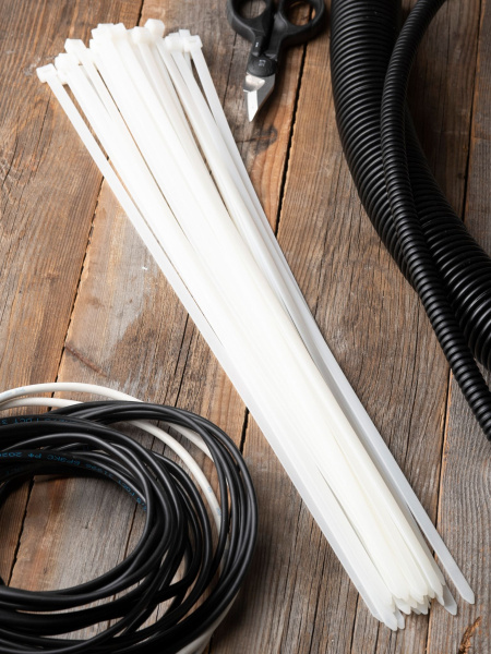 Купить EKF PROxima Хомут P6.6 стандартный (б), 7.6x500 (100шт) FlexLock