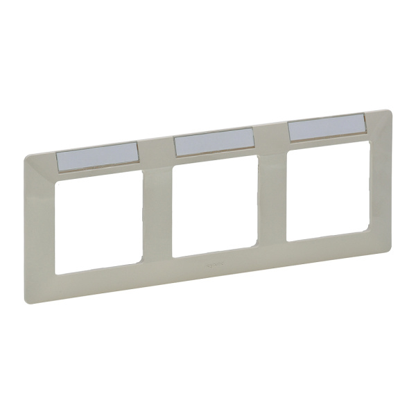 Legrand Valena LIFE Слоновая кость Рамка 3-ая с полем для надписи (горизонтальная) 754053