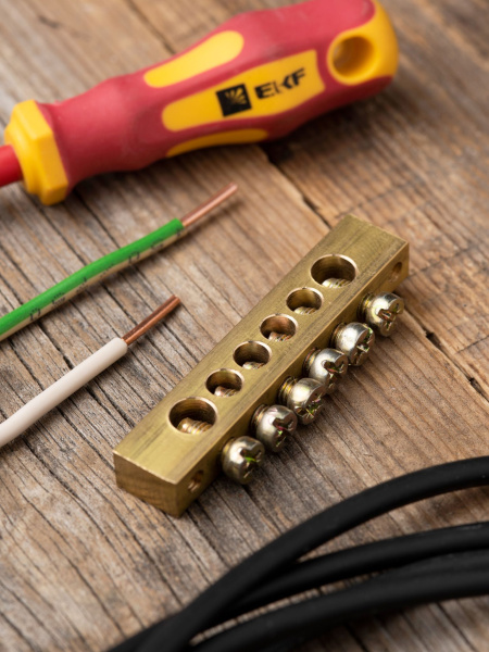 Купить EKF PROxima Шина PEN "ноль-земля" (8х12мм) 6 отверстий латунь крепеж по краям