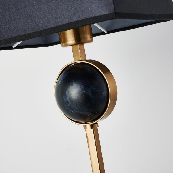 Купить Favourite 2822-1T Diva Настольный светильник L210*W210*H420, 1*E27*60W, excluded