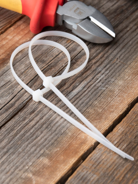 Купить EKF Basic Хомут нейлоновый (3,6х250) (100шт.)