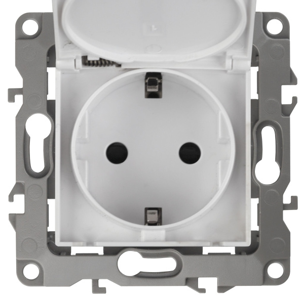 Купить ЭРА 12-2103-01 Розетка 2P+E Schuko со шторками с крышкой, 16A-250В, IP20, 12, Белый