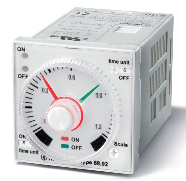 Finder Таймер 1-функциональный (LI); монтаж на панель или в розетку; 8-штырьковый разъем; питание 12…240В АС/DC; 2CO 5A; регулировка времени 0.05с…100 889202400001