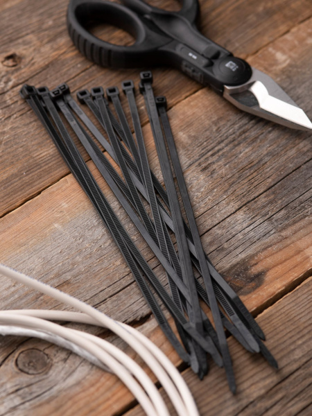 Купить EKF Basic Хомут нейлоновый черный (3,6х150) (100шт.)