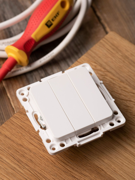 Купить EKF PROxima Стокгольм Белый Выключатель 3-кл, 10А