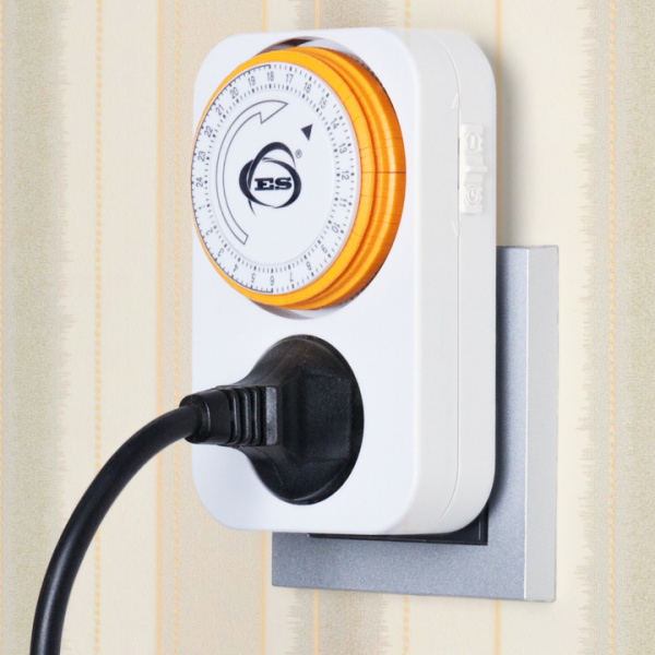 Elektrostandard TMH-M-1 16A x1 IP20 / Розетка-таймер электронная Белый a026134