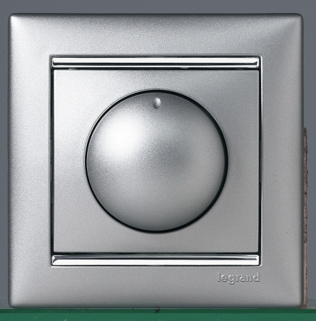 Купить Legrand Valena Алюминий Светорегулятор поворотный 40-400W для ламп накаливания (вкл поворотом) 770261
