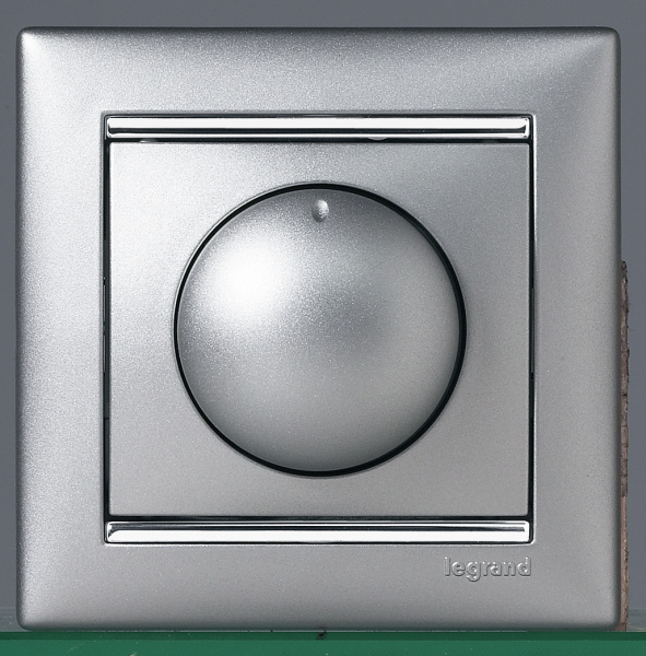 Купить Legrand Valena Алюминий Светорегулятор поворотный 40-400W для ламп накаливания (вкл поворотом) 770261