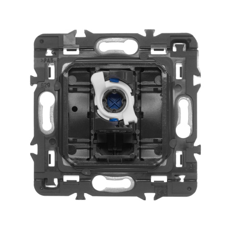 Купить Legrand Celiane Бел Накладка компьютерной 1-ой розетки 068251