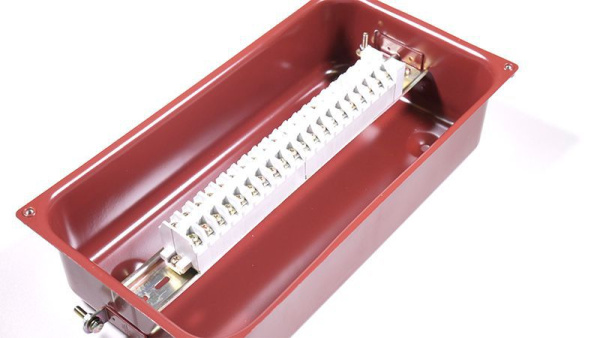 ЗЭТАРУС Коробка клеммная У614А УХЛ1,5 IP65 без отверстий ЗЭТАРУС zeta30376