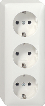 Gira Тройная розетка с з/к IP20 078913