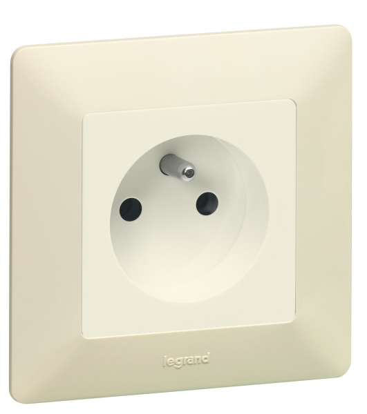 Купить Legrand Valena LIFE DIY Сл.кость Розетка б/з, со шторками, безвинт зажим 753516