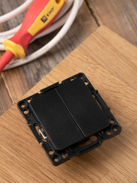 Купить EKF PROxima Стокгольм Черный Выключатель проходной 2-кл, 10А ,винт.клеммы