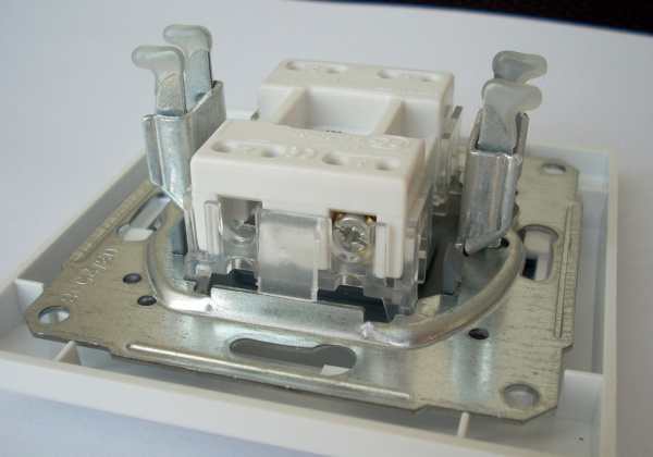 Купить SE Unica Монтажные лапки MGU7.892