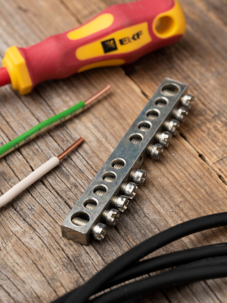 Купить EKF PROxima Шина PEN "ноль-земля" (6x9мм) 10 отв. цинк крепеж по центру