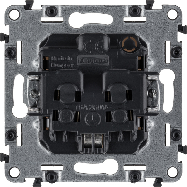 Купить Legrand Valena LIFE DIY Бел Розетка 1-ая с/з, с защитными шторками, винт.зажим 753424