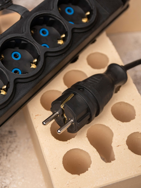 Купить EKF PROxima Вилка прямая каучуковая 230В 2P+PE 16A IP44 PRO