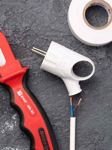 Купить EKF PROxima Вилка с кольцом с/з бел. 16А 250В