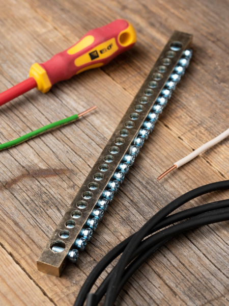 Купить EKF PROxima Шина PEN "ноль-земля" (8х12мм) 24 отверстия латунь крепеж по краям